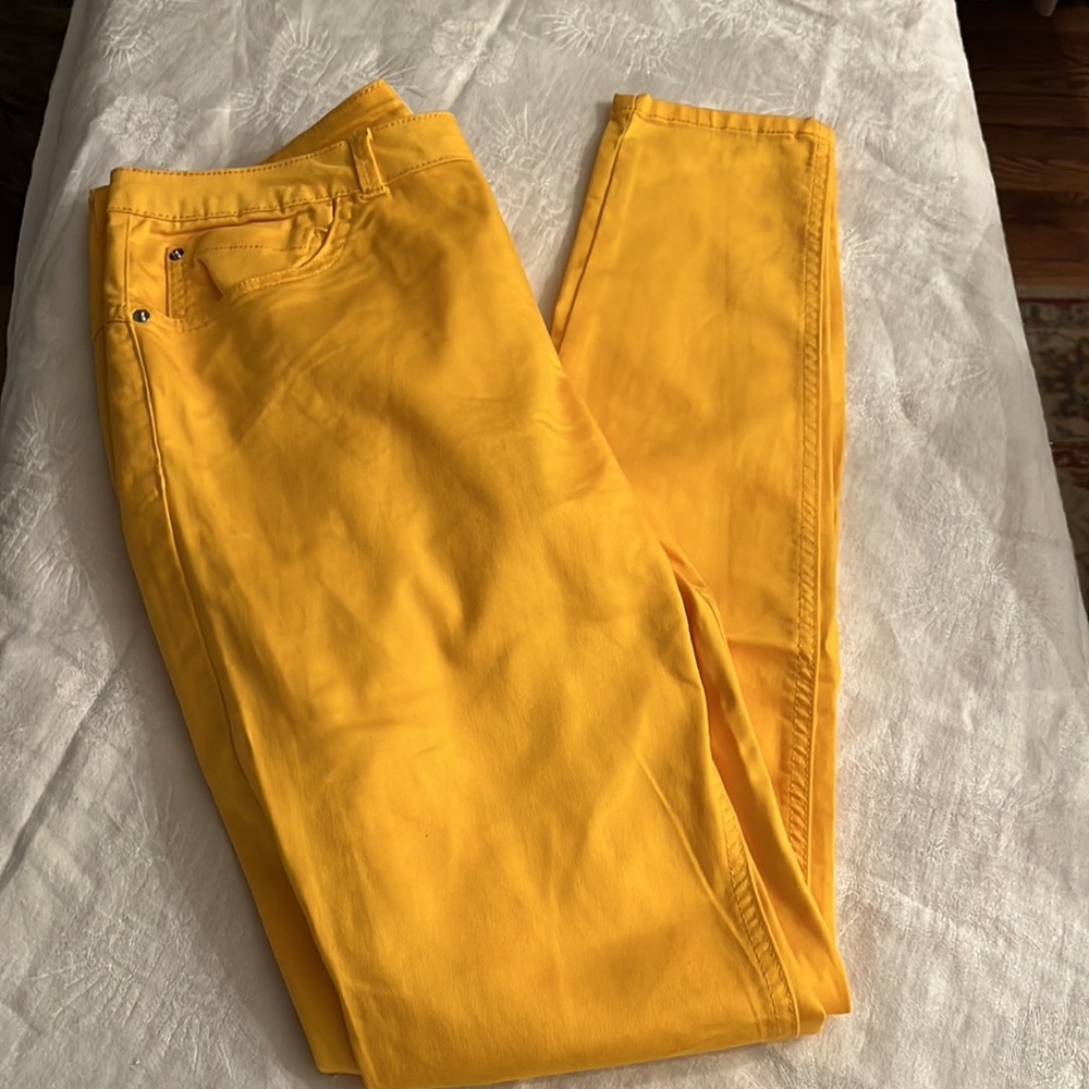 💥50% sale💥NWOT Terranova yellow jeggings size 32. E#435